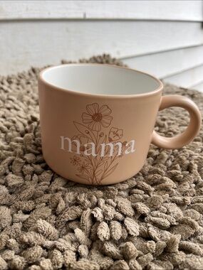 Mama Floral Stoneware Mug in Peach